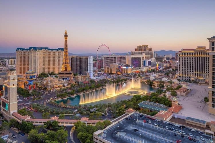 10 Famous Singers from Nevada