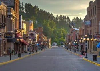 10 Famous Singers from North Dakota