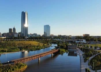 10 Famous Singers from Oklahoma