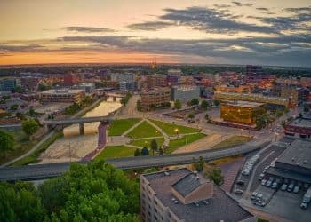 10 Famous Singers from South Dakota