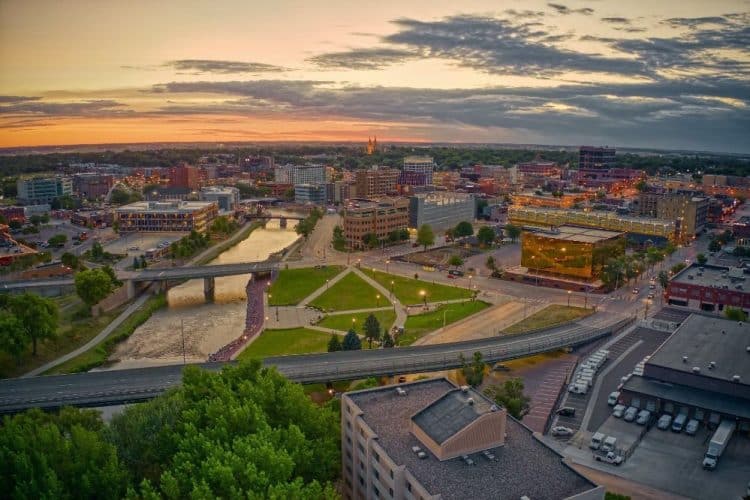 10 Famous Singers from South Dakota