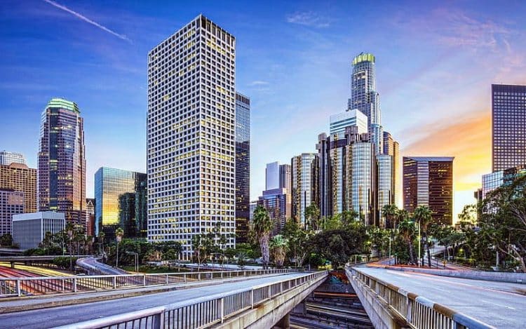 10 Famous Singers from California