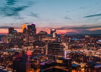 10 Famous Singers from Minnesota