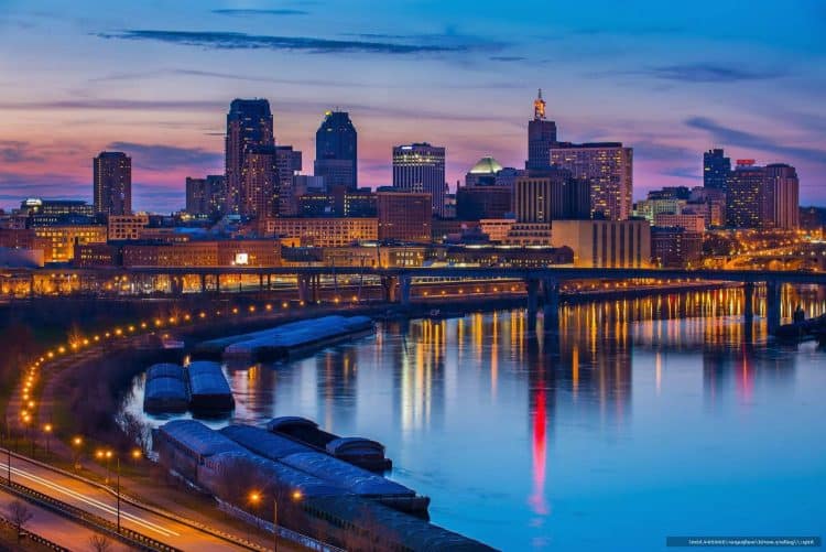 10 Famous Singers from Mississippi