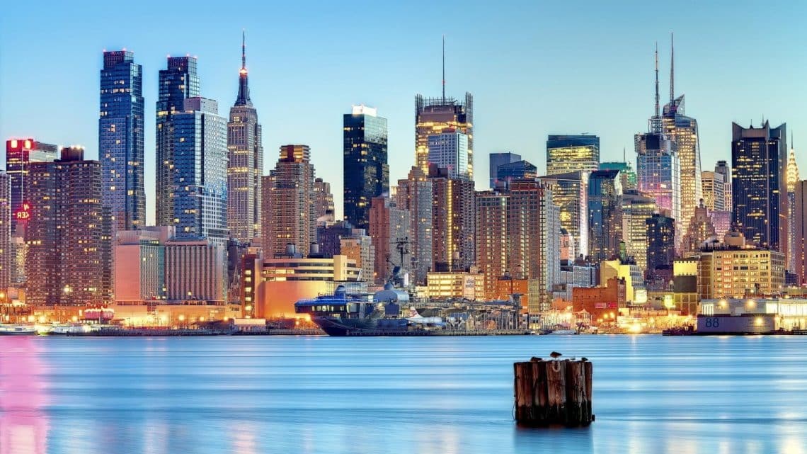 10 Famous Singers from New Jersey