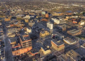 10 Famous Singers from South Dakota