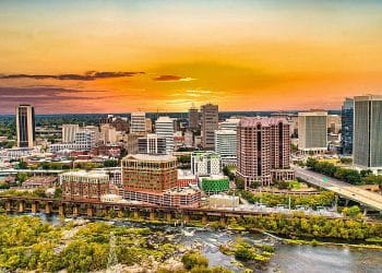 10 Famous Singers from Virginia