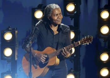 15 Best Folk Music Singers of All Time