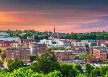 10 Famous Singers from Virginia