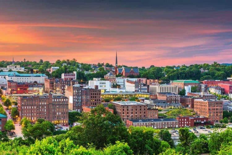 10 Famous Singers from Virginia