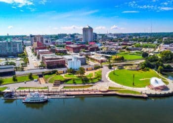 10 Famous Singers from Alabama