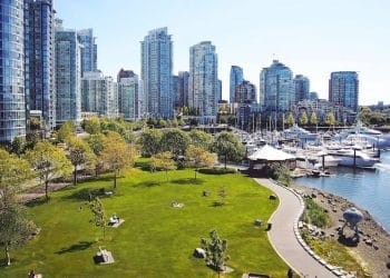 10 Famous Singers from Canada