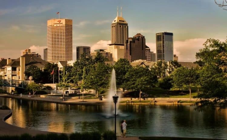 10 Famous Singers from Indiana