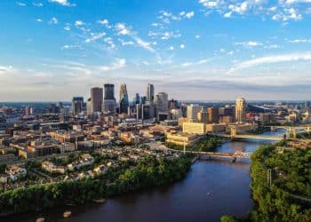 10 Famous Singers from Minnesota