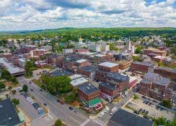 10 Famous Singers from New Hampshire