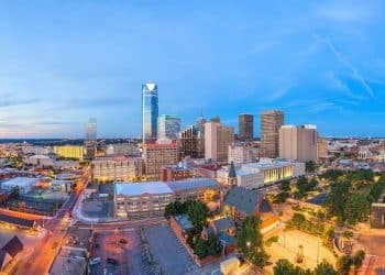 10 Famous Singers from Oklahoma