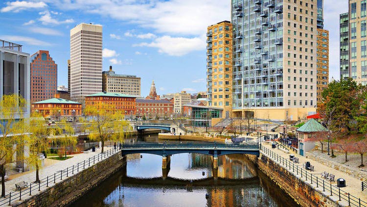 10 Famous Singers from Rhode Island