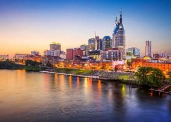 10 Famous Singers from Tennessee