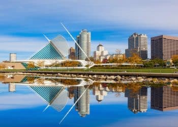 10 Famous Singers from Wisconsin