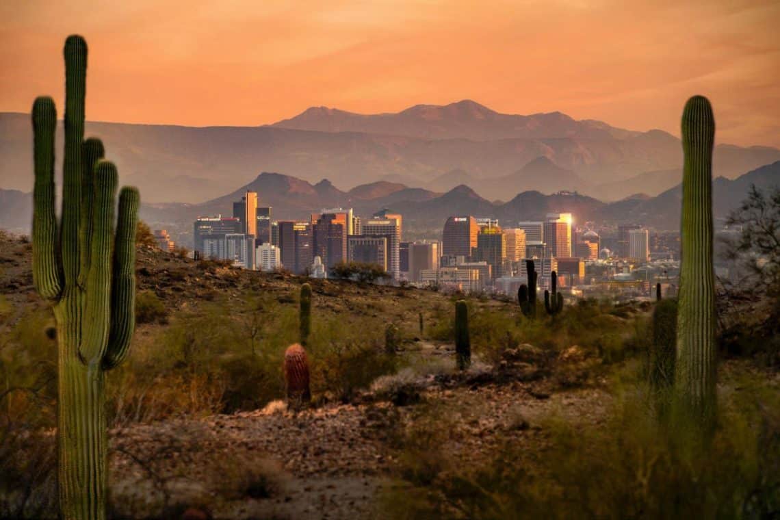 10 Famous Singers from Arizona