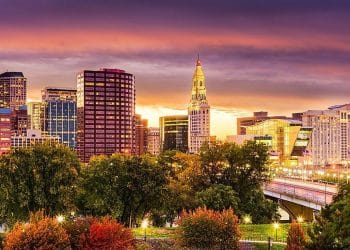 10 Famous Singers from Connecticut