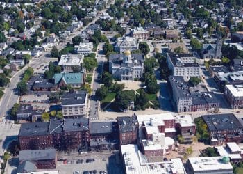 10 Famous Singers from New Hampshire