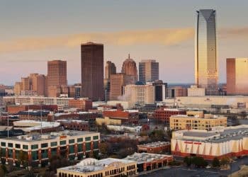 10 Famous Singers from Oklahoma