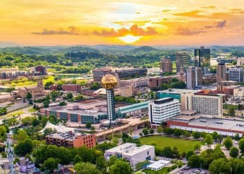 10 Famous Singers from Tennessee