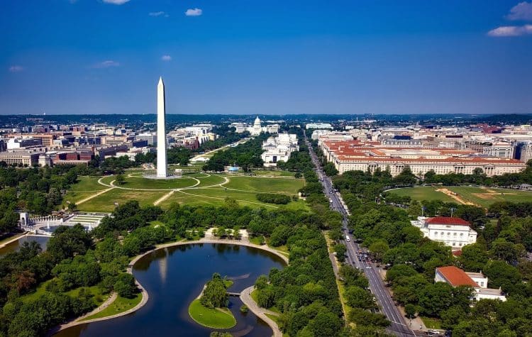 10 Famous Singers from Washington