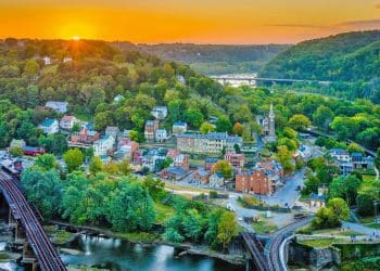 10 Famous Singers from West Virginia