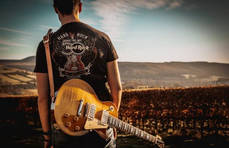 15 Best Guitar Players of All Time