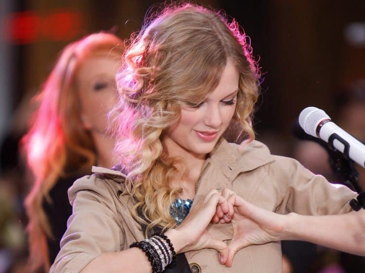 15 Best Love Songs of All Time