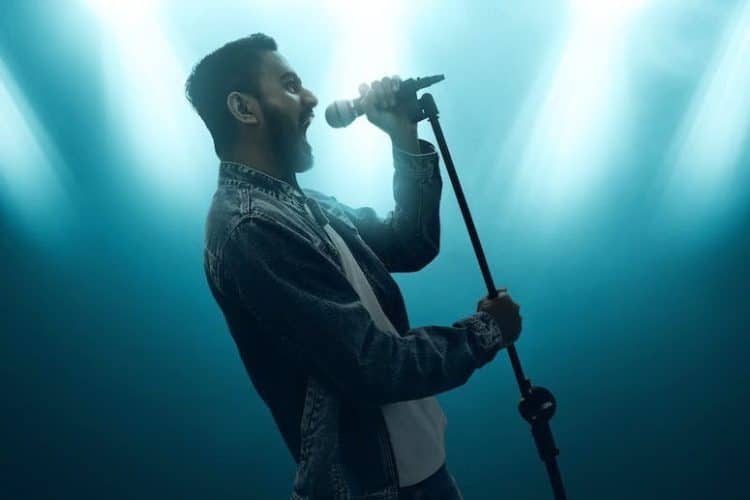 15 Best Male Singers of All Time