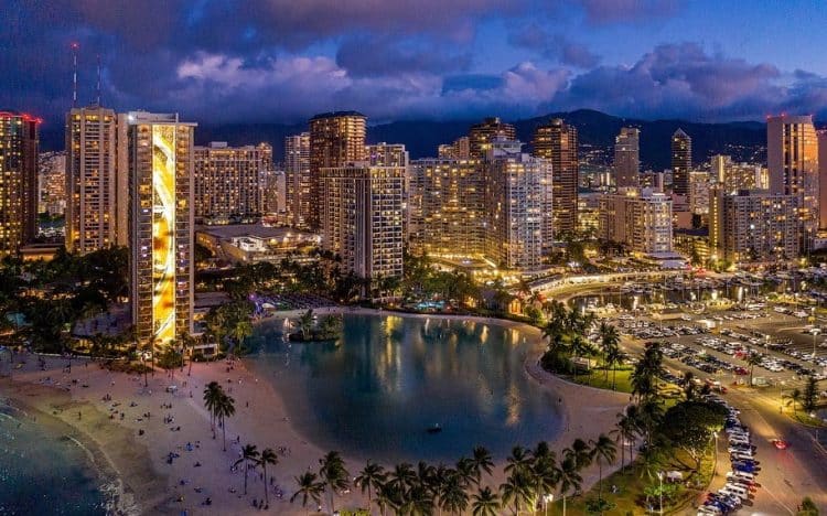 10 Famous Singers from Hawaii