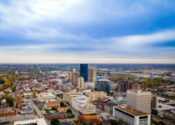 10 Famous Singers from Kentucky