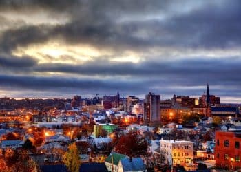 10 Famous Singers from Maine