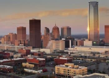 10 Famous Singers from Oklahoma