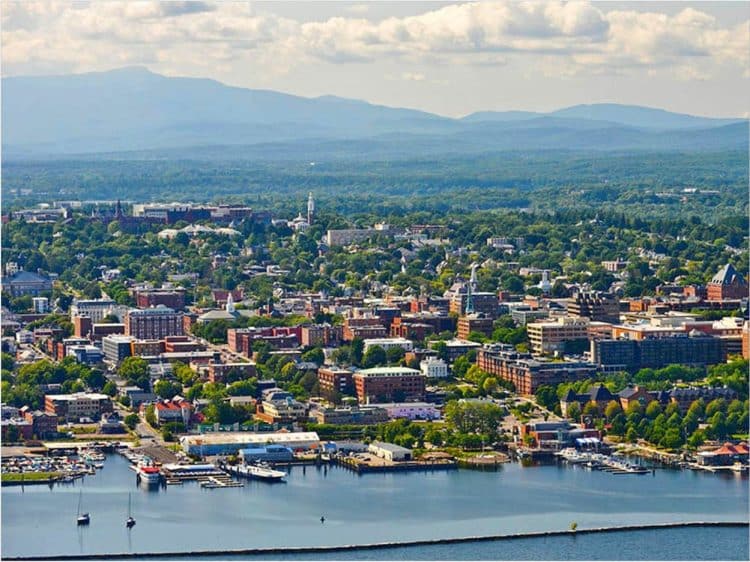 10 Famous Singers from Vermont