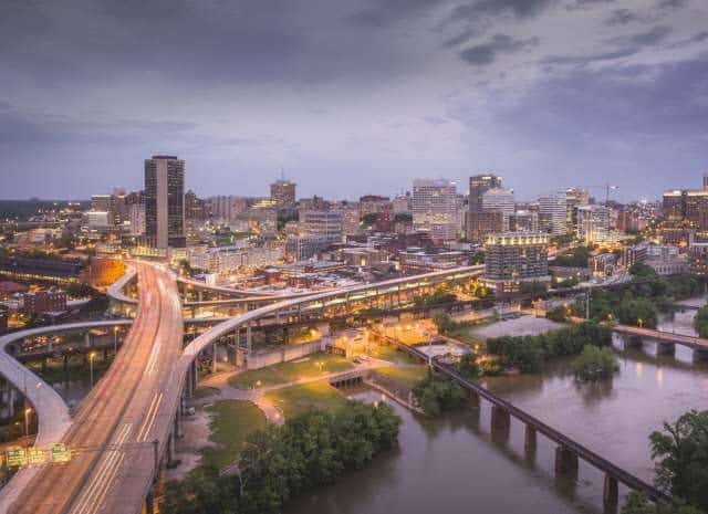 10 Famous Singers from Virginia