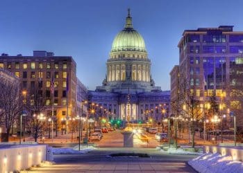 10 Famous Singers from Wisconsin