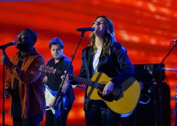 10 Best Hillsong Worship Songs of All Time