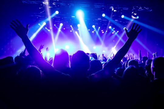 10 Best Worship Songs of All Time