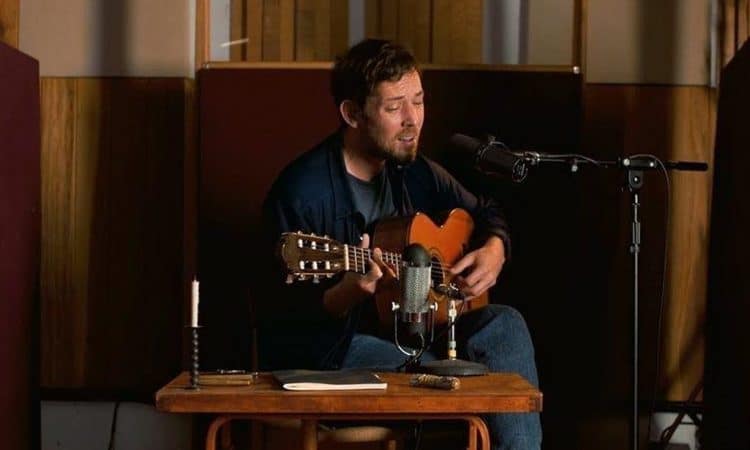 15 Best Folk Music Singers of All Time