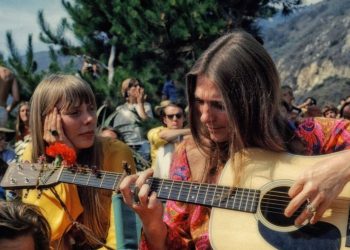 15 Best Folk Music Songs of All Time