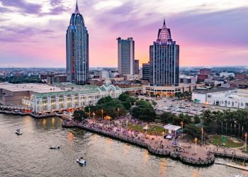 10 Famous Singers from Alabama