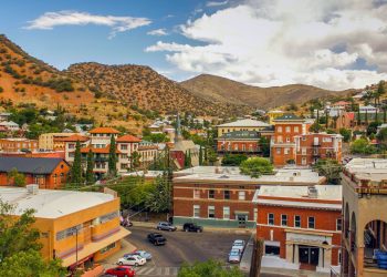 10 Famous Singers from Arizona