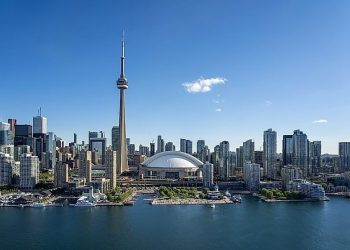 10 Famous Singers from Canada