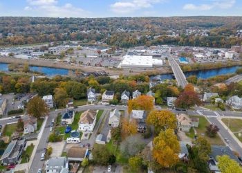 10 Famous Singers from Michigan