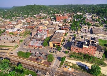 10 Famous Singers from Minnesota