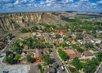 10 Famous Singers from North Dakota